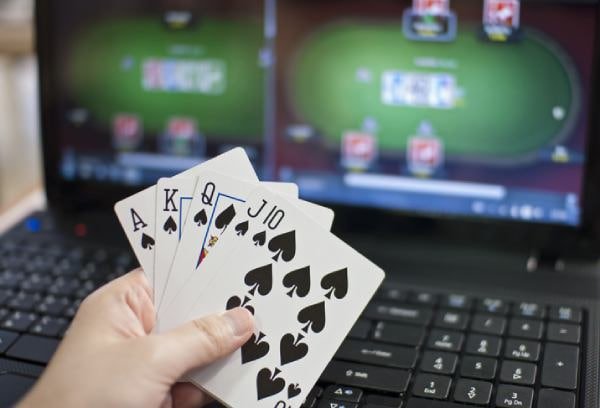 Tampilan live casino Vegasensa dengan dealer langsung dalam antarmuka modern
